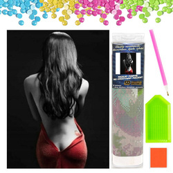 DIAMENTOWA MOZAIKA HAFT KOBIETA W CZERWONEJ SUKNI PORTRET 30X40CM