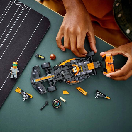 LEGO SPEED CHAMPIONS 76919 Samochód wyścigowy McLaren Formula 1 wersja 2023