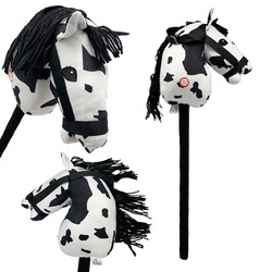 GŁOWA KONIA Z GRZYWĄ NA KIJU BIAŁO-CZARNA ŁATY Z DŹWIĘKIEM